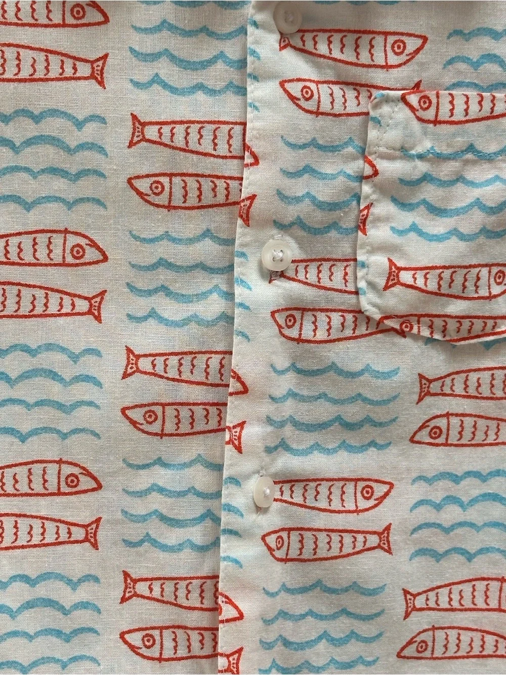 GAP White Short-Sleeve Button-Down with Red Fish and Blue Waves, Toddler Boy 3T